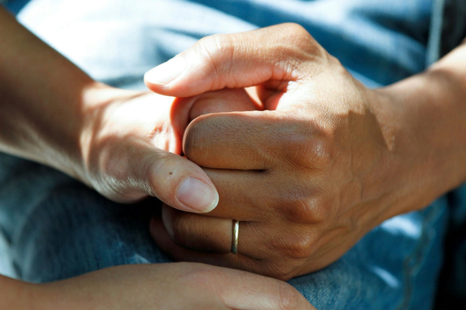 Cómo acompañar a un ser querido con cáncer